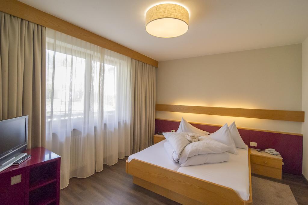 Garni Hotel Kessler ティローロ エクステリア 写真