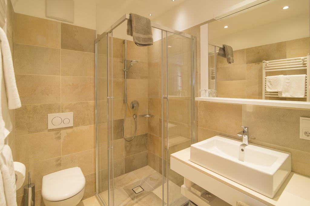 Garni Hotel Kessler ティローロ エクステリア 写真